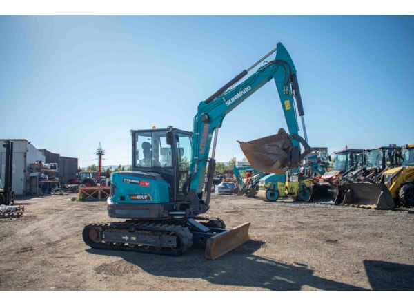 Midiexcavator SUNWARD 60 uf DISPONIBIL PENTRU INCHIRIERE de vanzare